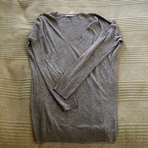 Vince gray V-neck lightweight sweater, size: Medium